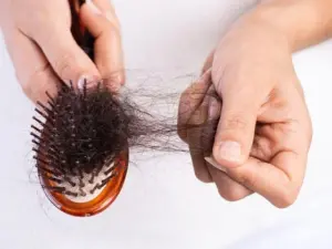 هر آنچه درباره ریزش مو باید بدانید