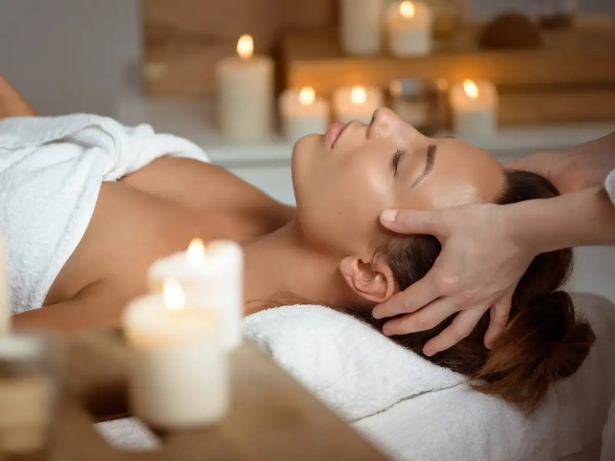 ماساژ روزانه صورت چیست و بهترین زمان برای ماساژ صورت