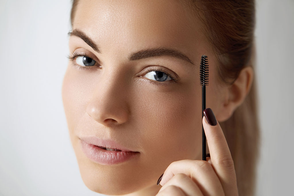 ابروهای خوشفرم و طبیعی